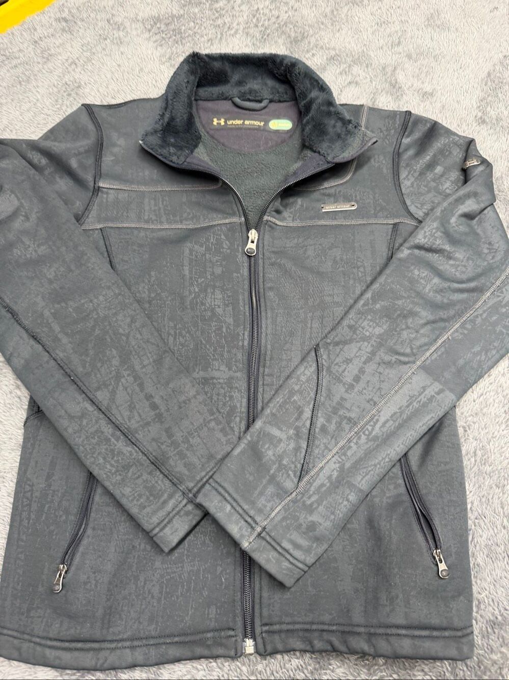 Under Armour Full-Zip Jacket Size Women’s Medium!